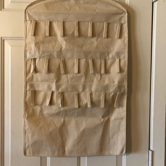 Double Sided Canvas Hanging Bracelet and Necklace Hanging Organizer-Awesome Item - Picture 5 of 7